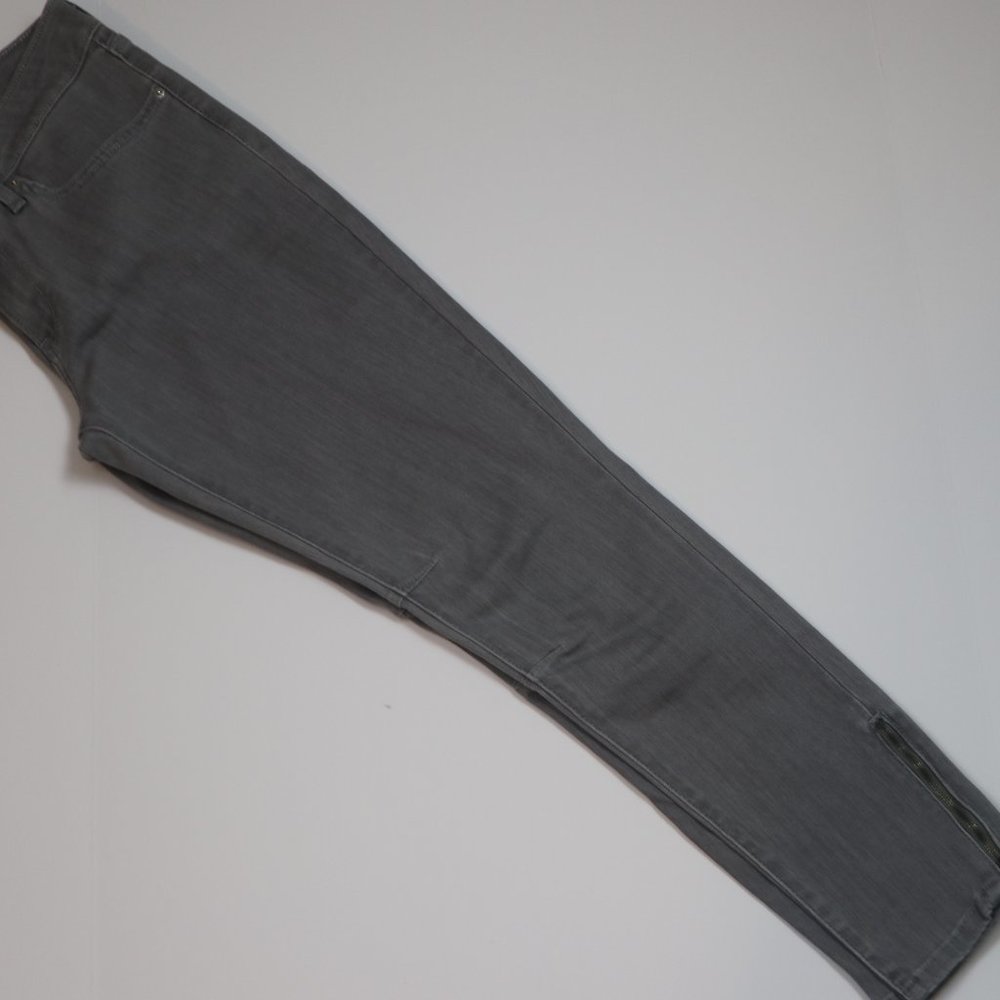 Gray Denim 711 Levi's Skinny Jean 711 Size: W31
